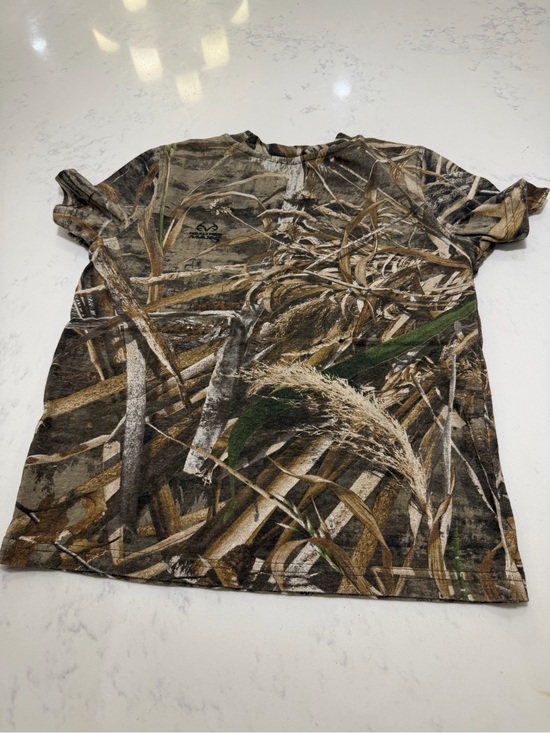 Magellan Outdoors Other - Magellan Outdoors Camo Short Sleeve Tee in Brown and Green